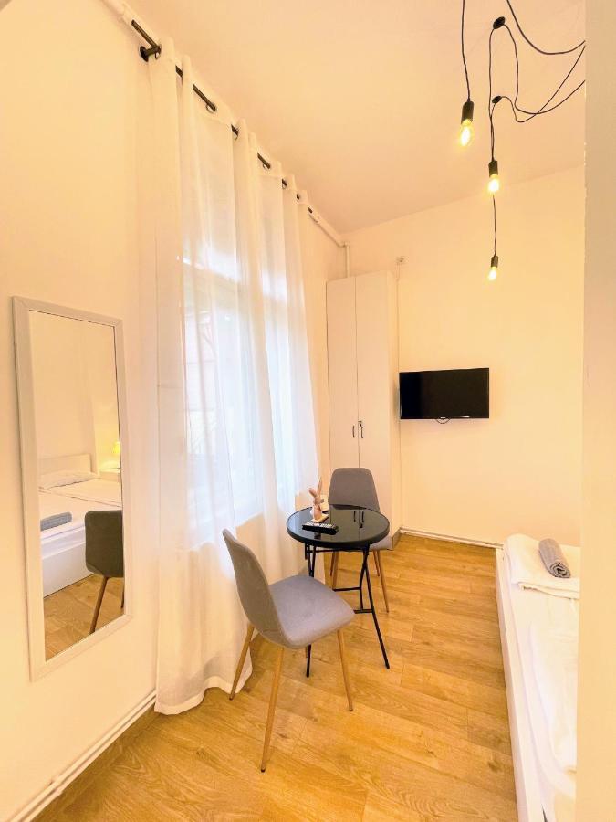 Apartament Plopilor Studios シビウ エクステリア 写真